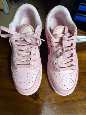 Nike Pink Low-Top Women's Sneakers